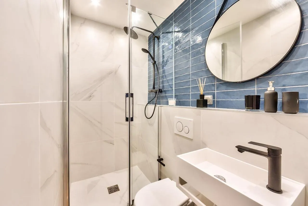 Апартаменты Superb And Cosy 2br In The Heart Of ! 3p