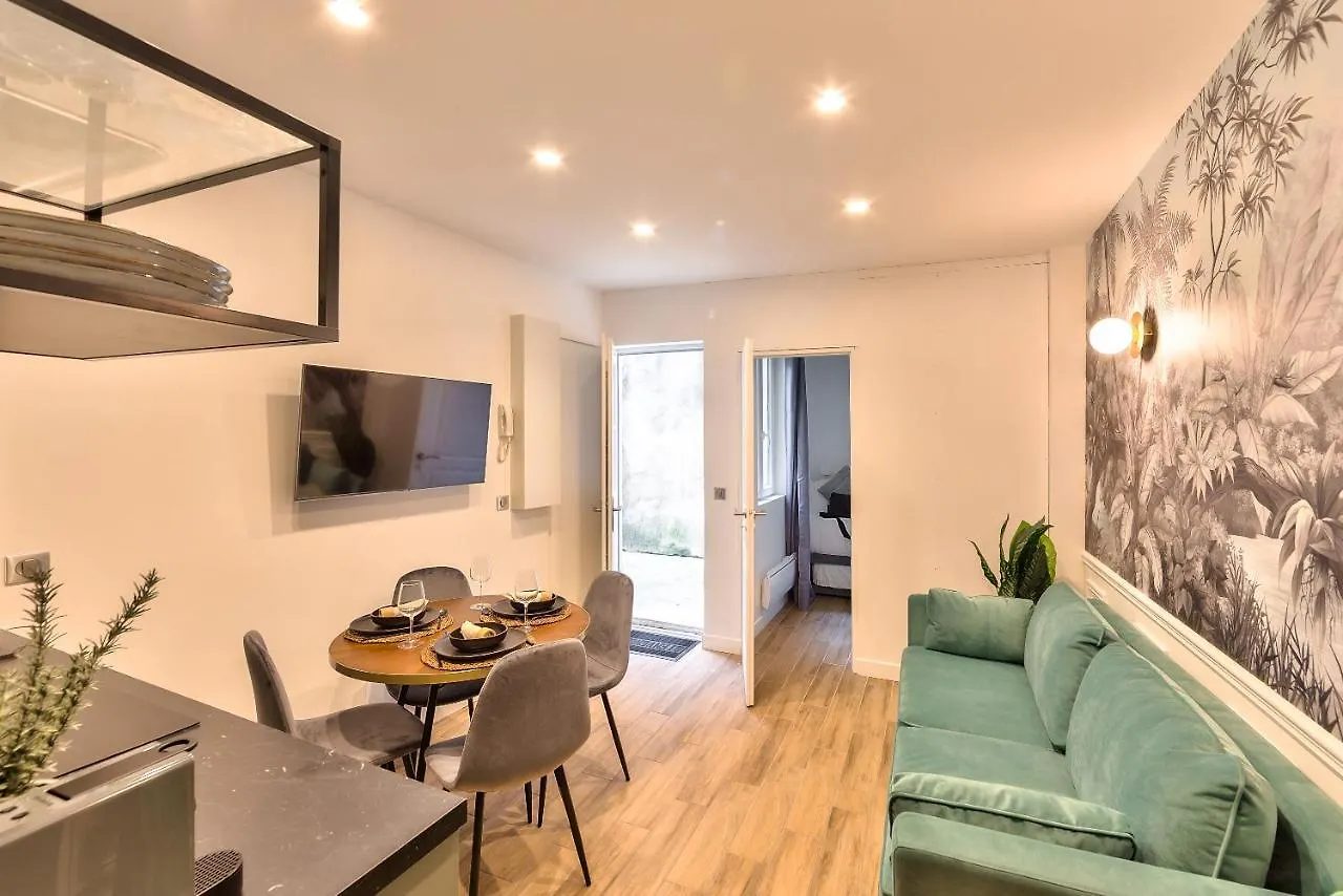 Superb And Cosy 2br In The Heart Of ! 3p Париж
